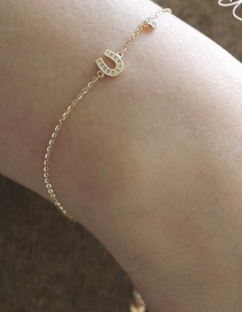 U Bracelet