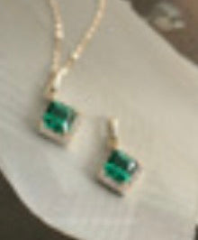 Lux Emerald Gold Pendant