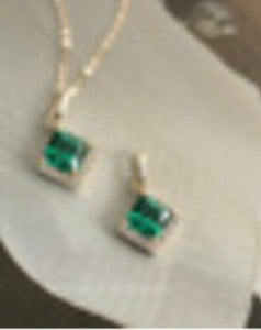 Sparkling Emerald Pendant