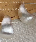 Light Minimalist Oval Earrings
